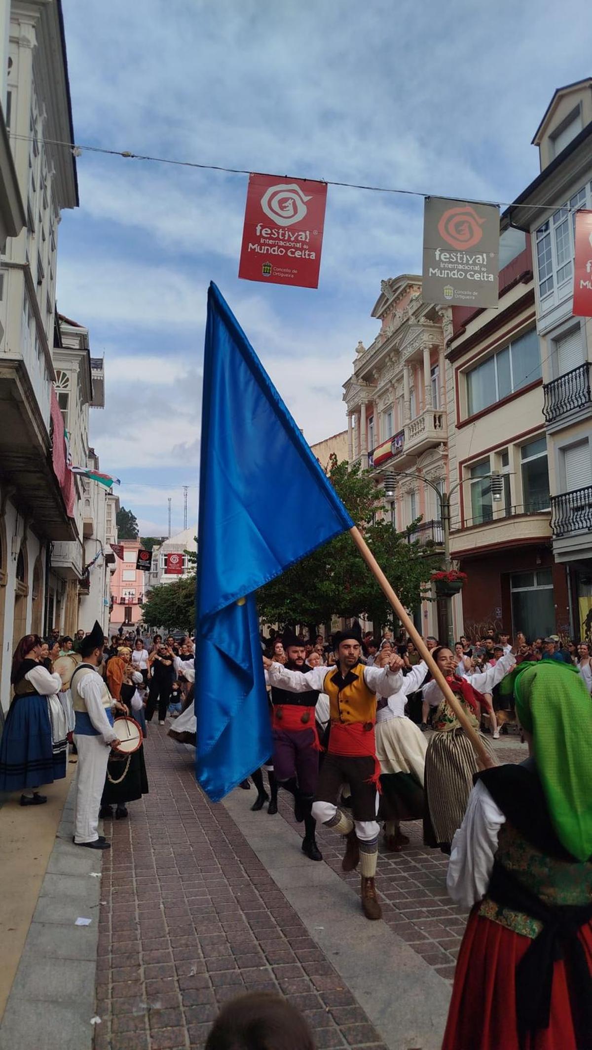Éxito del Grupu Etnográficu L'Oriente-Llacín en el Festival de Ortigueira