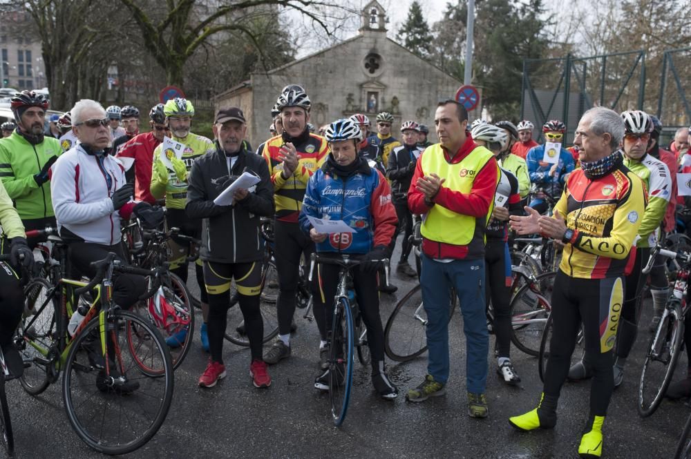 Homenaje a los ciclistas atropellados en A Guarda.