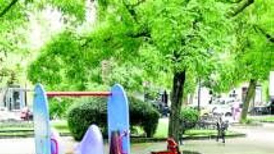 La reforma de la ley prohibirá fumar en los parques infantiles