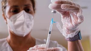 Organitzacions internacionals creen una reserva de vacunes contra l’Ebola