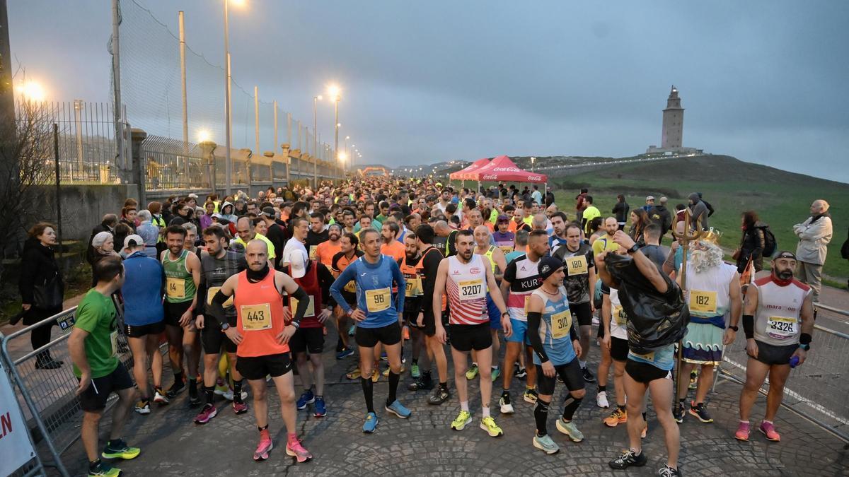 Salida de la carrera de la Torre de Hércules en 2023