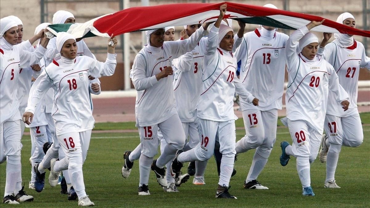 zentauroepp16173147 a picture dated june 3 2011 shows players of the iranian na191008114724 zentauroepp16173147 a picture dated june 3 2011 shows players of the iranian na191008114724
