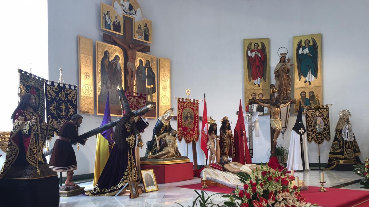 Imágenes y estandartes expuestos en la muestra diocesana que Alberic acogió en 2016.