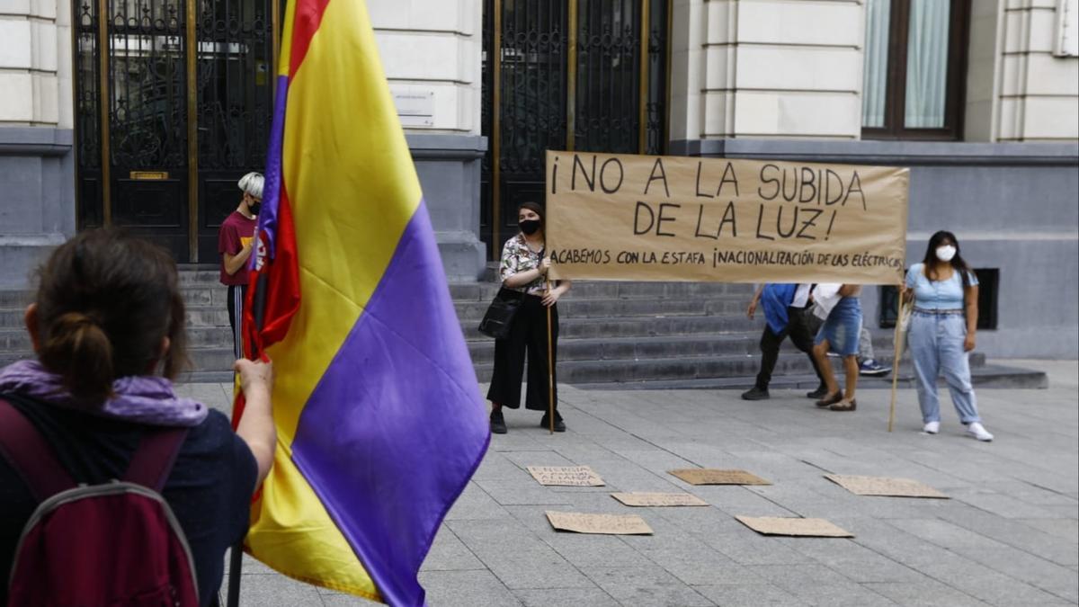 Protesta en Zaragoza contra la nueva factura de la luz