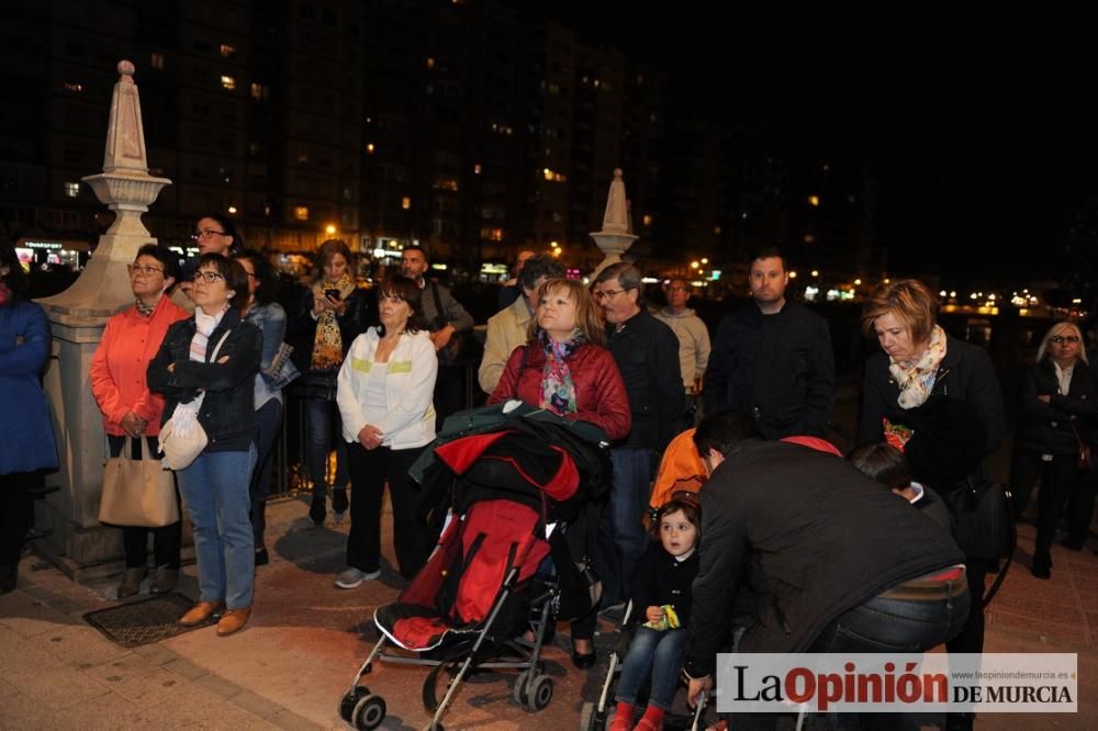 Festival de folclore en el Puente de Hierro