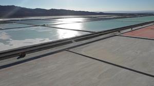 Proyecto de extracción de litio de la empresa SQM en el Salar de Atacama, Chile.