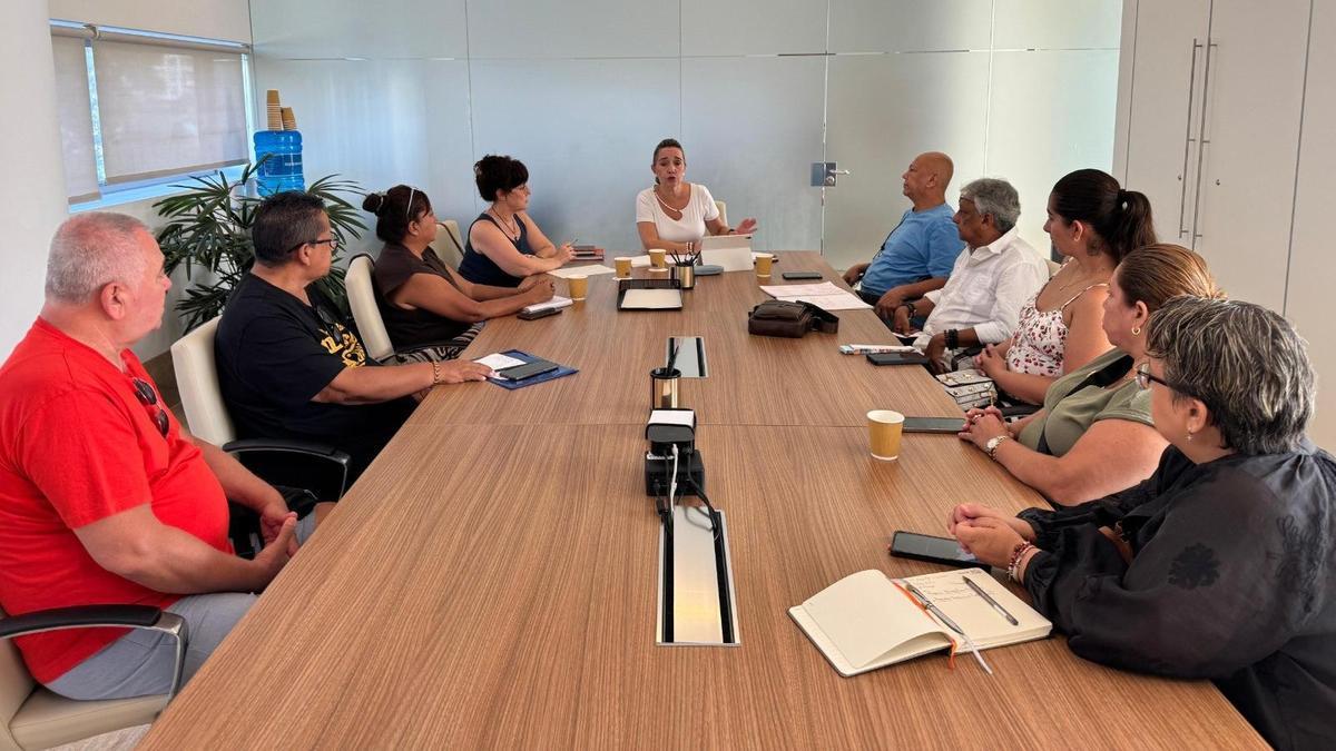 Reunión de urgencia en el Ayuntamiento de Elche para estudiar cómo ayudar a Colombia tras el terremoto