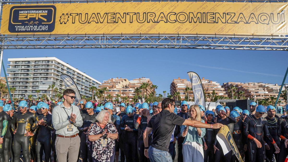 Orpesa ya está preparada para convertirse, un año más, en el epicentro del triatlón nacional e internacional con el V Mediterranean Epic Triathlon.