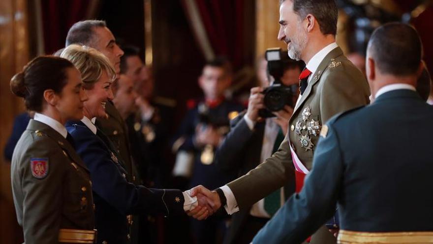 El rey Felipe VI vincula el Ejército y la Constitución