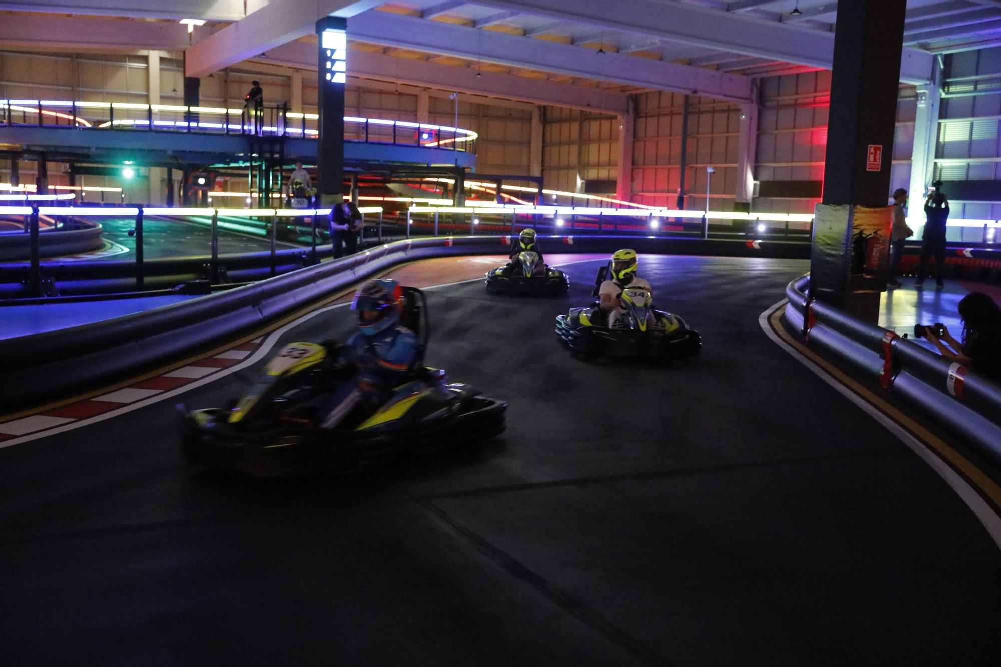 El piloto de Fórmula 1 Fernando Alonso presenta su nuevo circuito indoor de karting en La Morgal (Llanera)