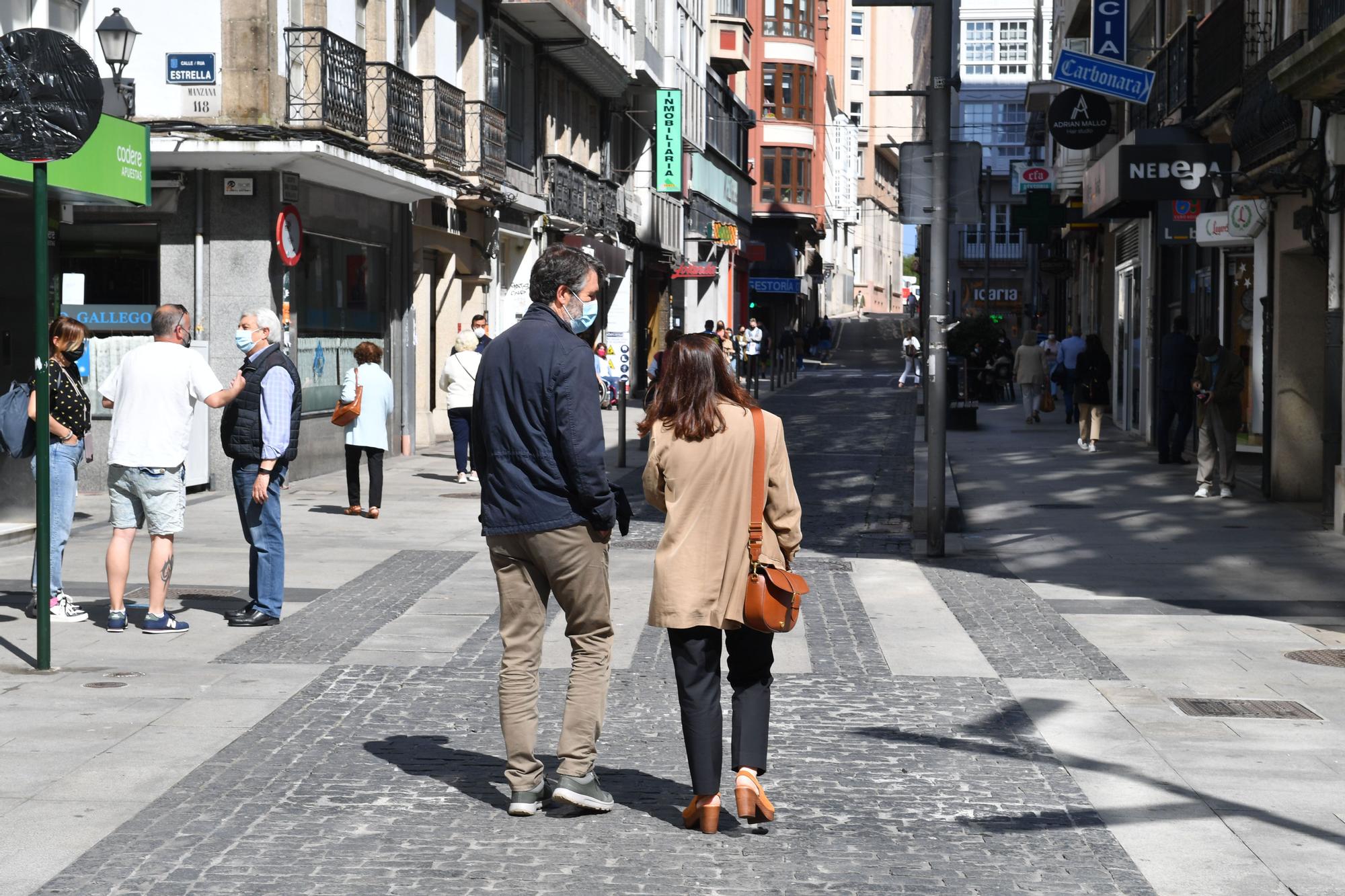 Rúa Nova ya es peatonal y cambia el tráfico en los Cantones