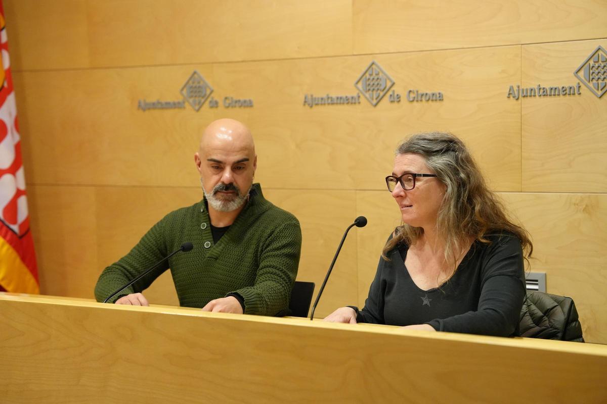 La regidora Queralt Vila i i el membre del CEM i actor i pedagog teatral, Isidre Hernández