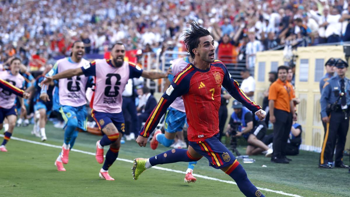 MERCADO DE FICHAJES | La salida de Ferran Torres del Barça se calienta: su renovación es ya muy complicada