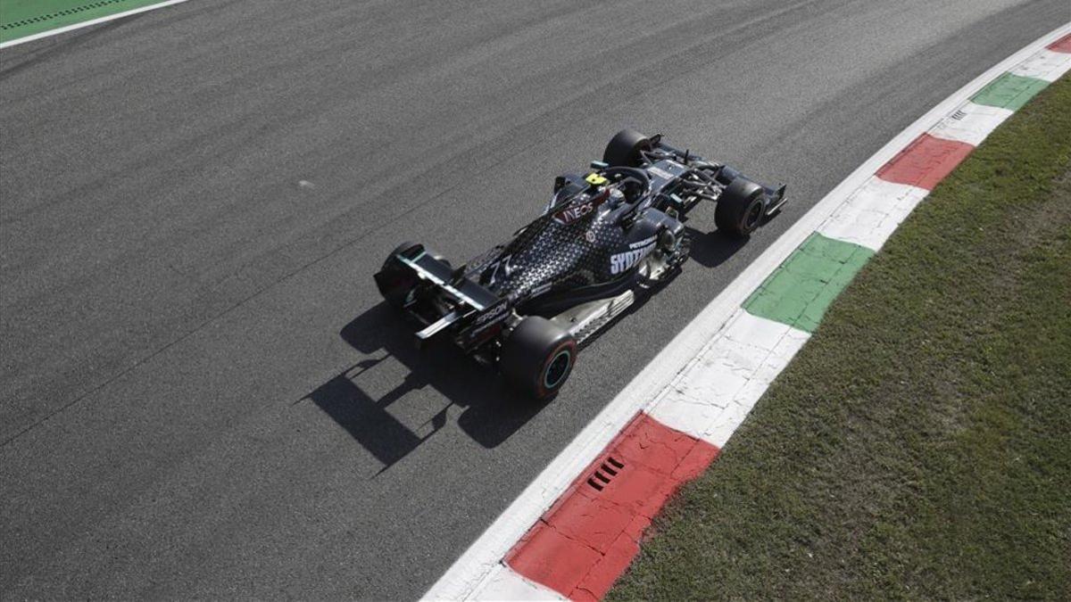 Valtteri Bottas durante la primera sesión en Monza