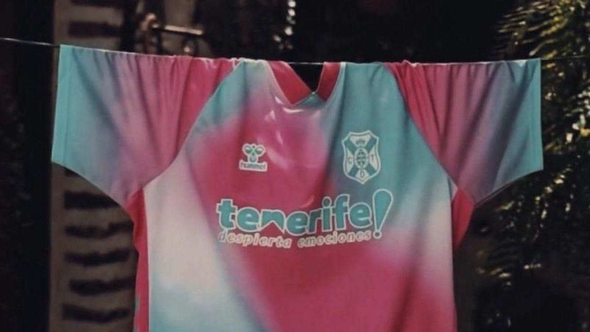 Tercera equipación del CD Tenerife.