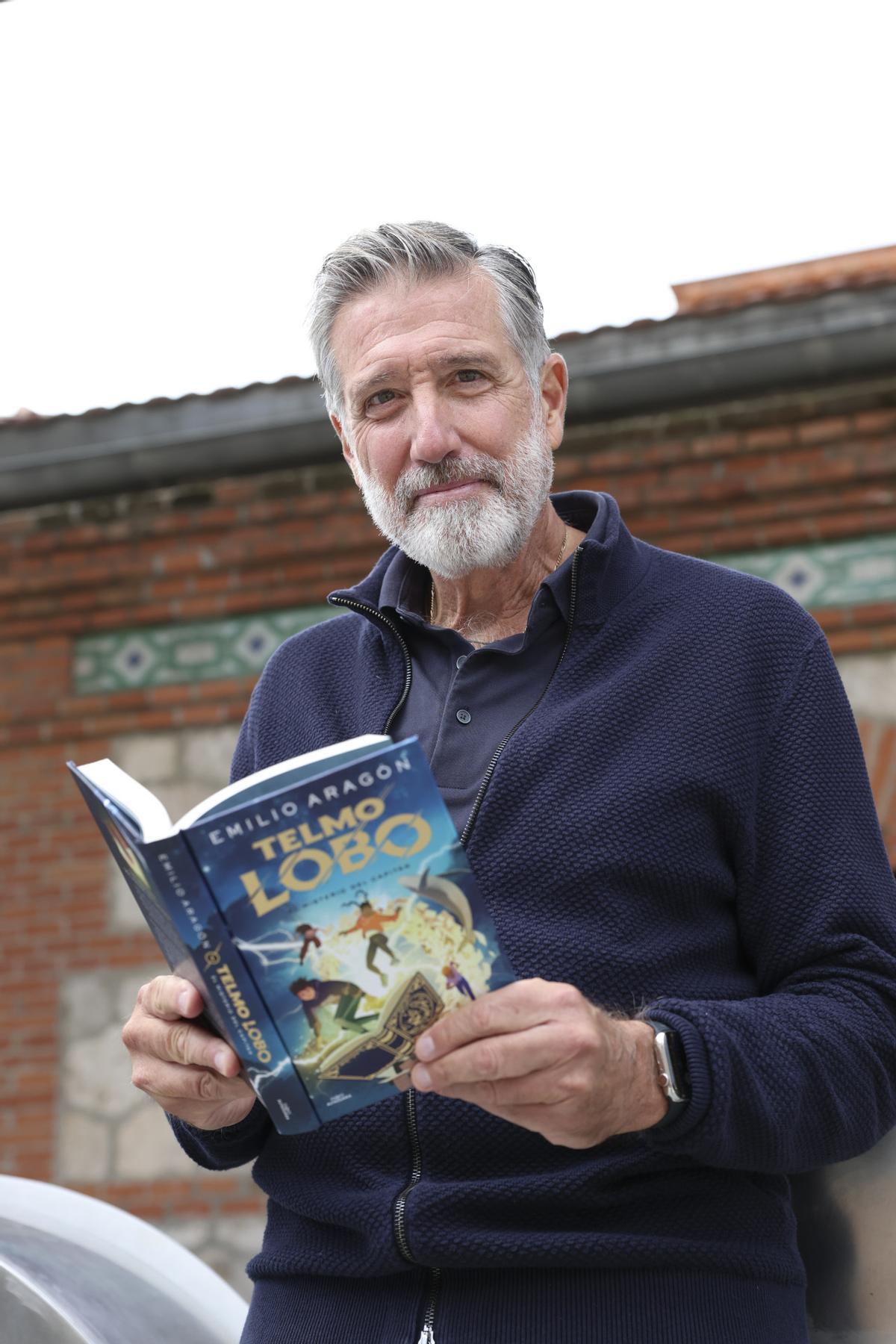 Emilio Aragón se ha reinventado mil veces, y ahora también es escritor de literatura infantil.