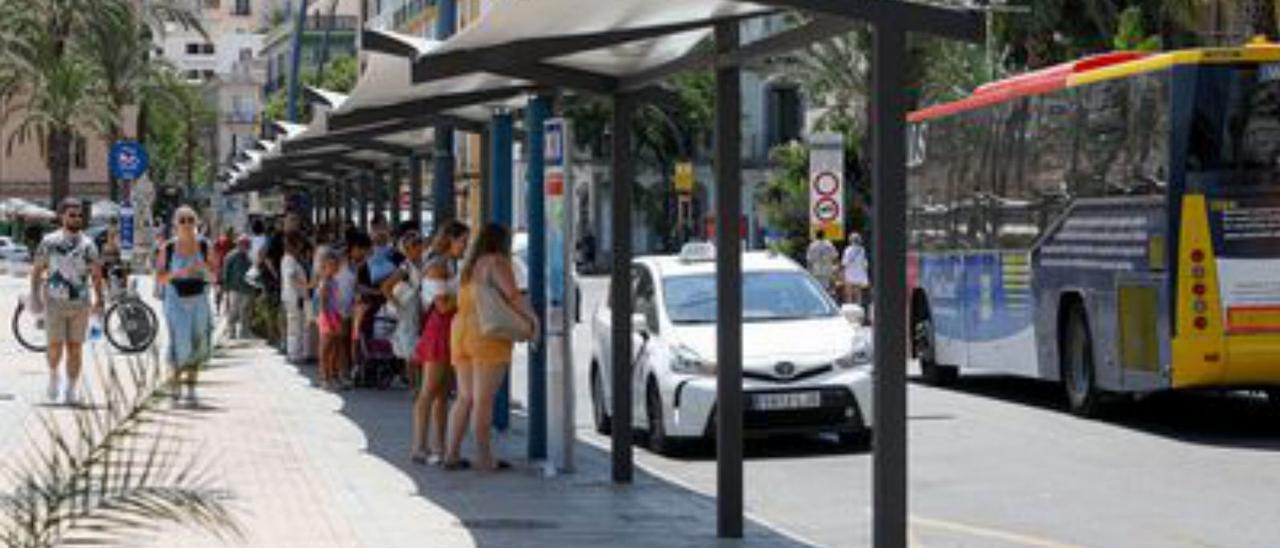 La parada de taxis de la avenida Santa Eulària