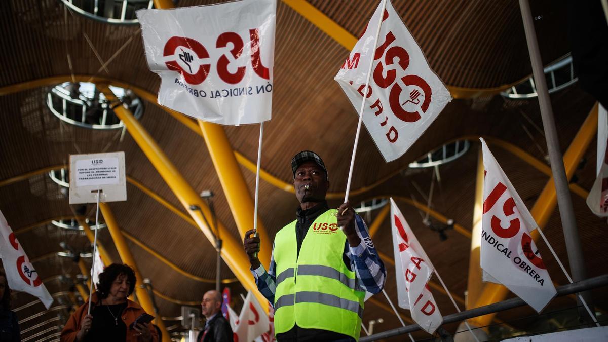 Los trabajadores de la empresa de ‘handling’ de Globalia denuncian el incumplimiento de los servicios mínimos en ocho aeropuertos