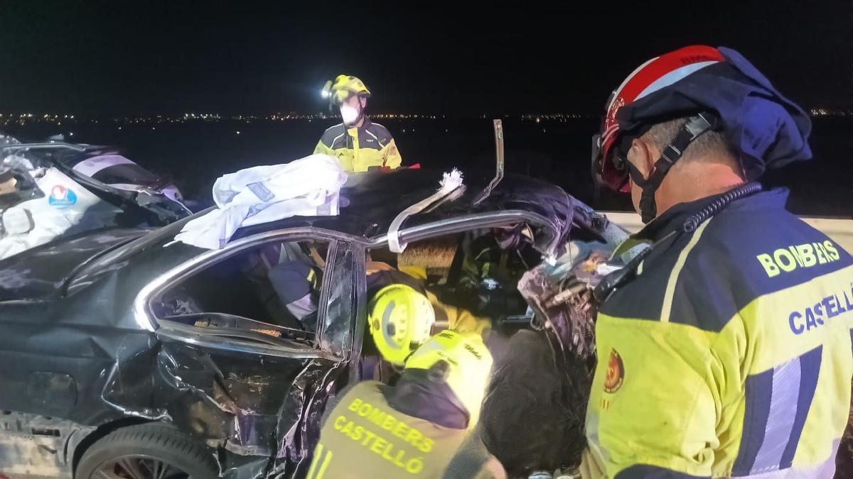 Imagen de uno de los tres coches accidentados en el trágico accidente de la madrugada del sábado.