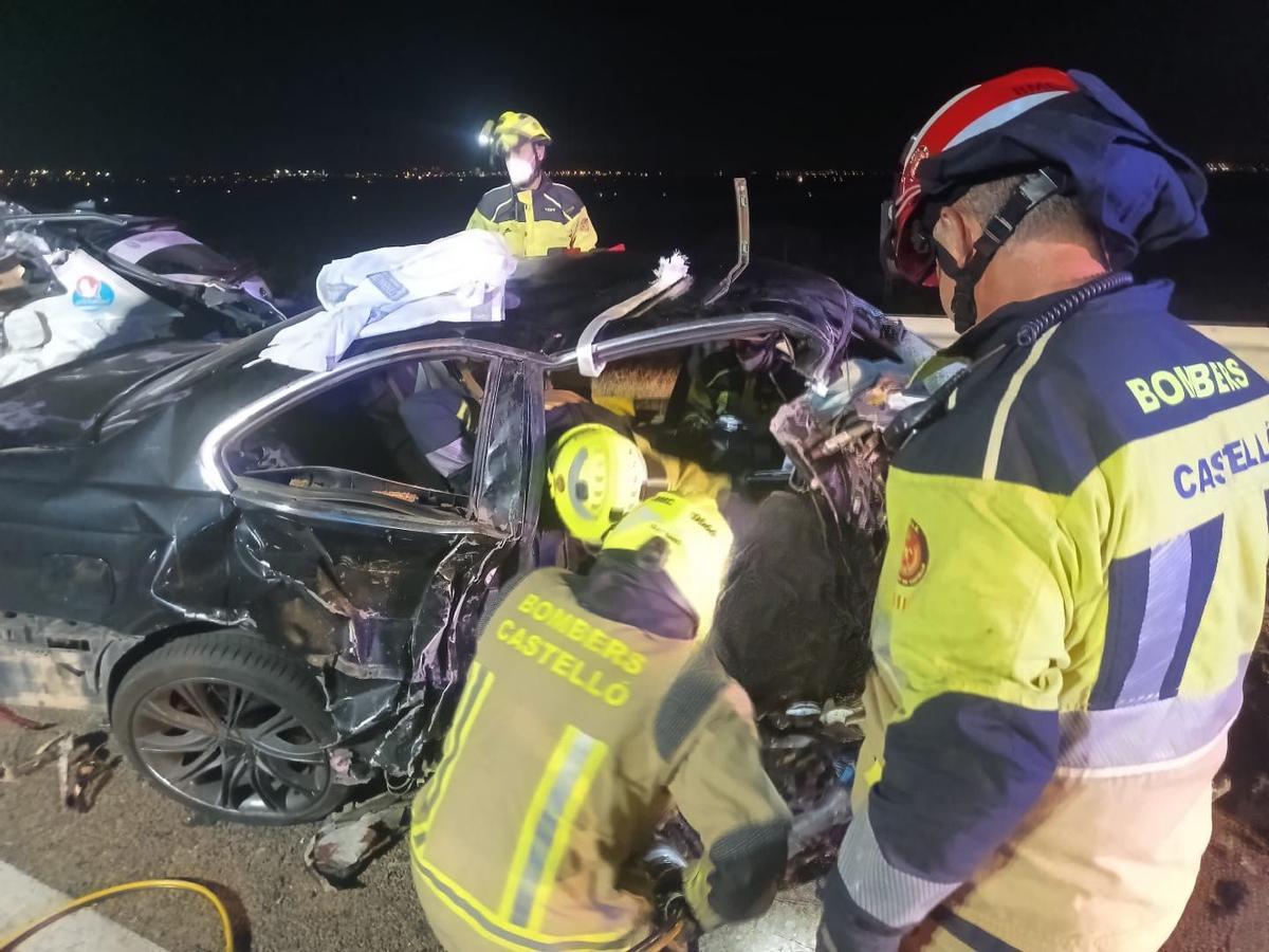 Imagen de uno de los tres coches accidentados en el trágico accidente de la madrugada del sábado.