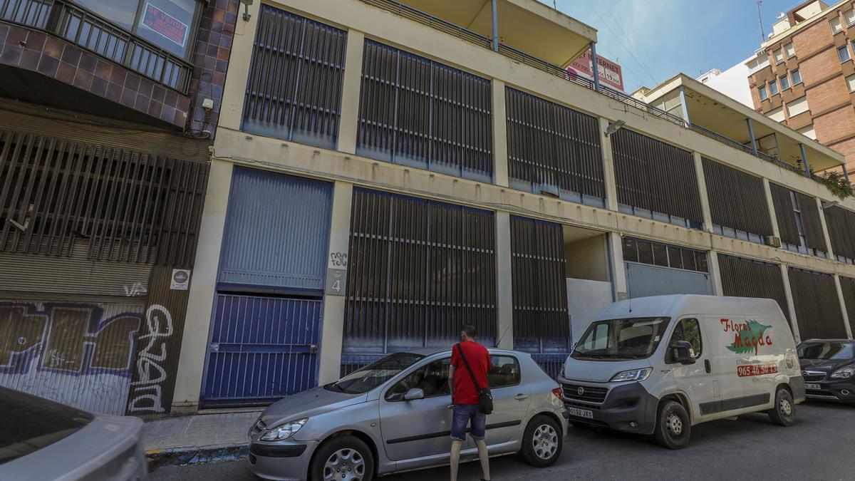 El edificio de Correos del centro de Elche, donde está proyectado el centro de innovación.