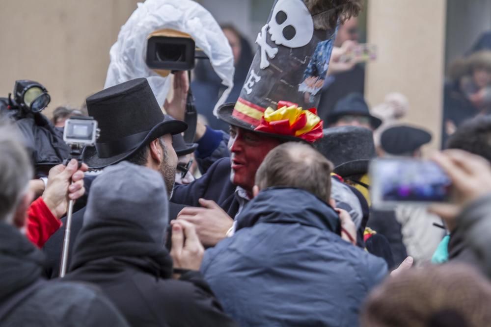 "Els Enfarinats" toman el poder en Ibi