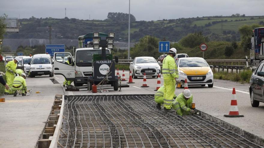 Una rotura del firme obligará a cortar un carril de la &quot;Y&quot; durante cinco días