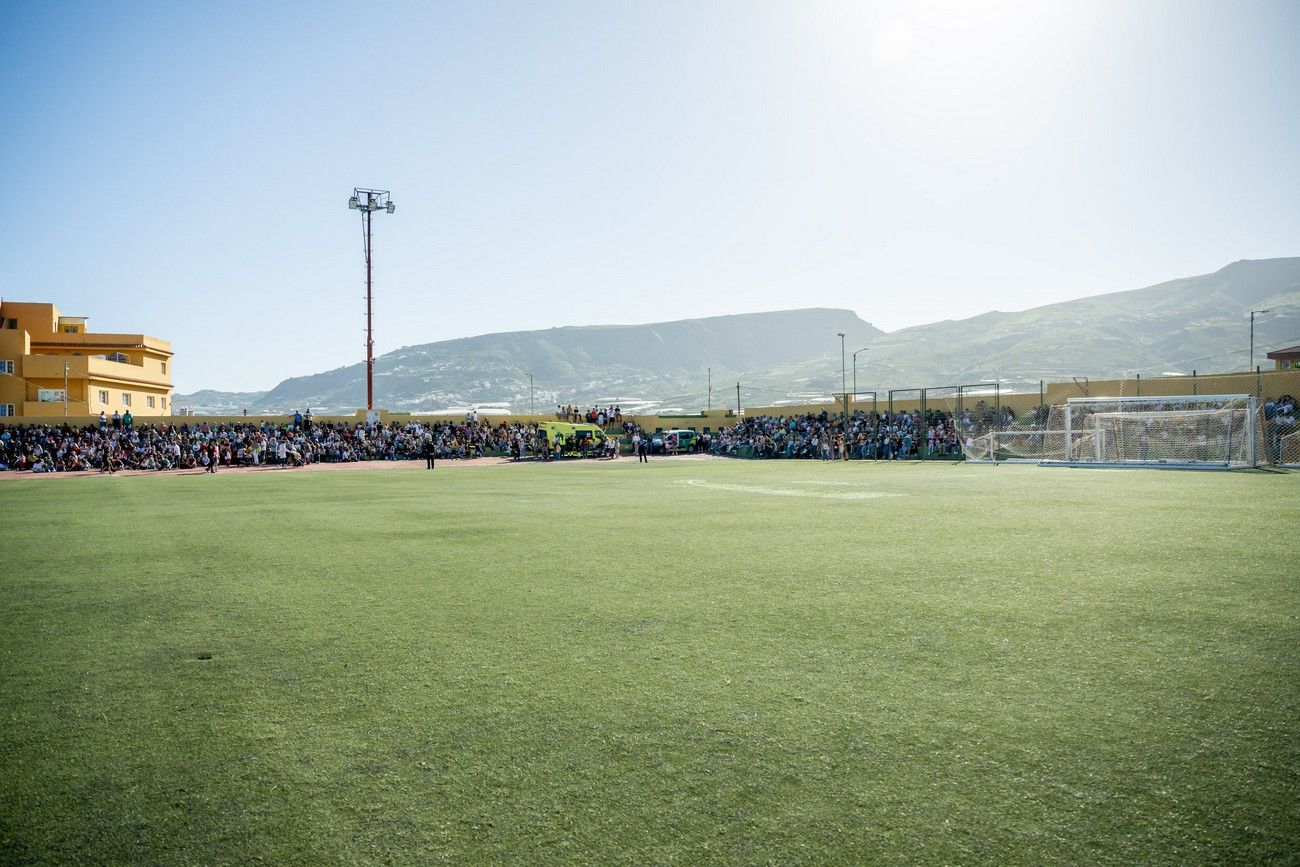 Miles de personas llenan de ilusión el Estadio de Barrial en la llegada de los Reyes Magos