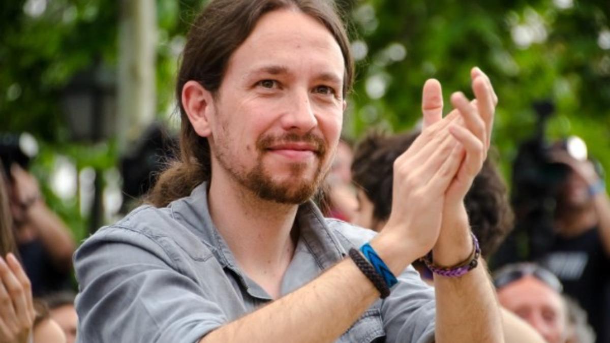 pablo iglesias aplaude