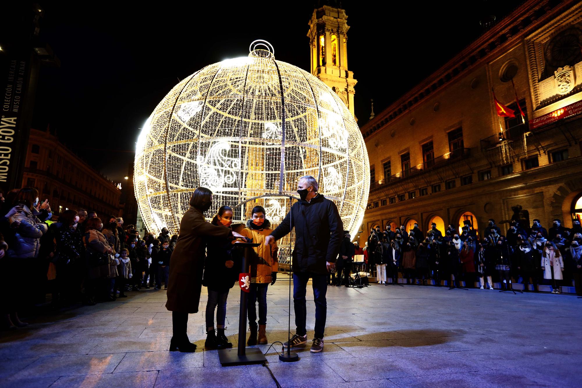 Zaragoza enciende la Navidad