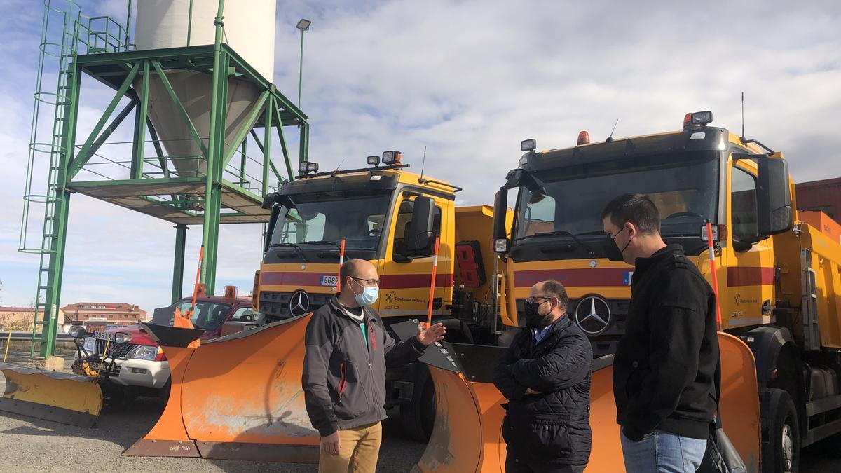 Responsables de la DPT visitan los medios para la actuación en caso de nevada.