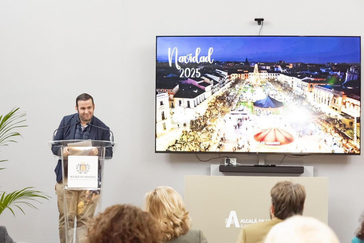 Antonio Saldaña en la presentación de la programación de Navidad