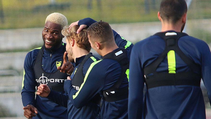 Brown Ideye, durante el primer entrenamiento como jugador del Málaga CF.