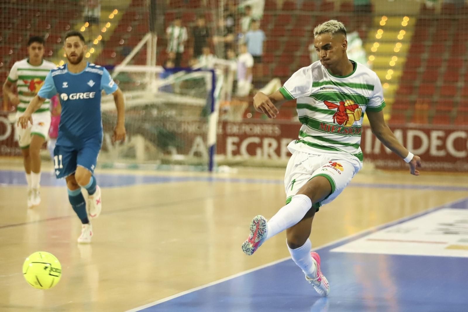 Córdoba Futsal-Real Betis Futsal | Las imágenes del partido en el Palacio Vista Alegre