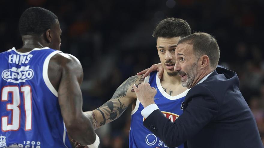 El UCAM Murcia recupera a Cacok para jugar ante el Baskonia y pierde a Falk
