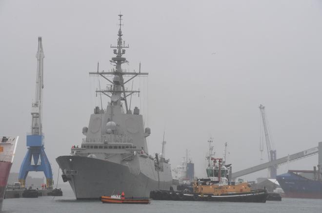 La fragata 'Méndez Núñez' llega al puerto de A Coruña