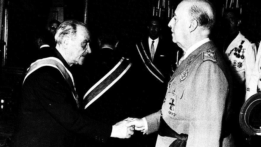 Calatayud debe revocar el acuerdo plenario de 1951 por el que concedió la medalla &quot;vitalicia&quot; a Franco