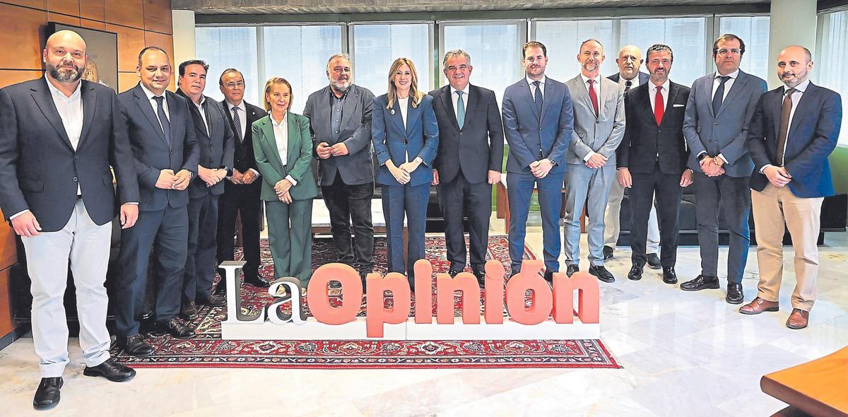 Los miembros del Consejo de Industria e Innovación Tecnológica de la Región de Murcia, de izquierda a derecha: José Masegosa, Alfonso Corbalán, Patricio Valverde, Josefina García, José Alberto Pardo, Marisa López Aragón, Juan María Vázquez, Federico Miralles, Mathieu Kessler, Antonio Calvo, Alfonso Hernández, Pedro Pablo Hernández y Joaquín Gómez.