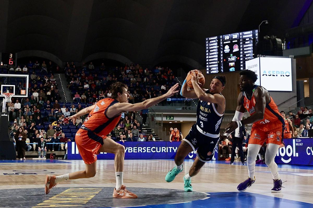 Todas las imágenes del Alimerka Oviedo Baloncesto-Leyma Coruña disputado en el Palacio de los Deportes (84-89)