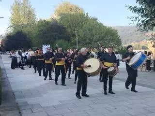 Arranca el Festival Intercéltico de Moaña con los primeros desfiles y actuaciones de grupos folclóricos
