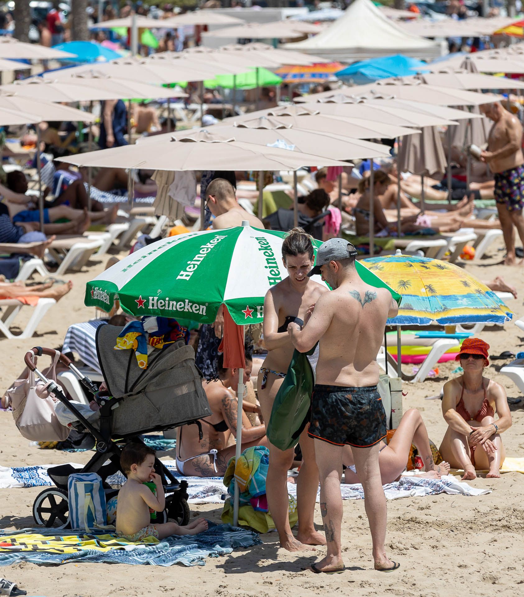 Junio se despide con las playas llenas