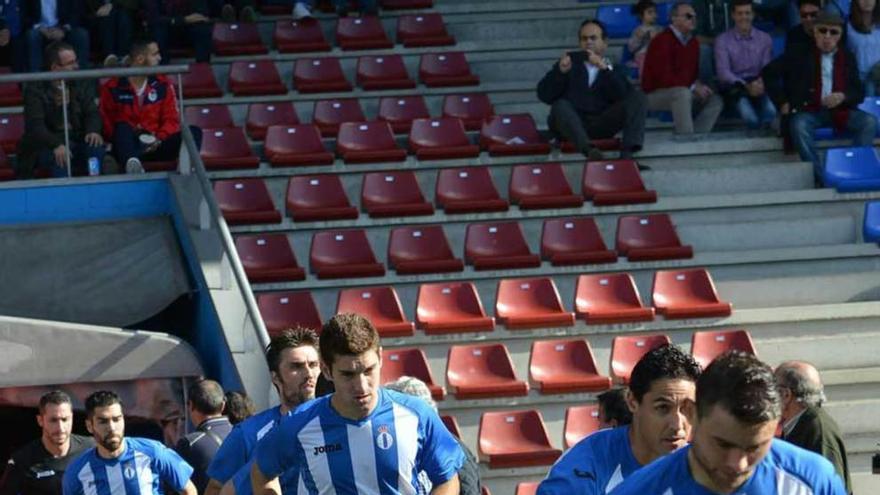 Matías encabeza la salida del Avilés en Ganzábal por delante de Nacho Fernández, Luismi, Otero, Nacho Méndez y Guillermo.