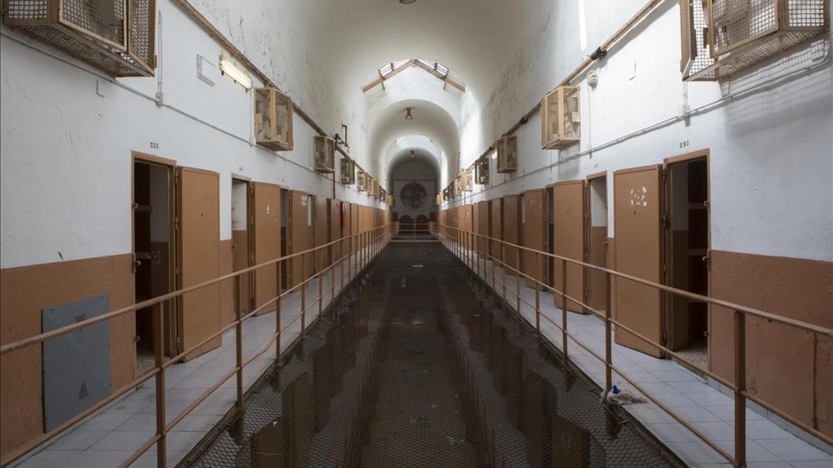 Uno de los pasillos de la cárcel Modelo, pocos días antes de su cierre definitivo.