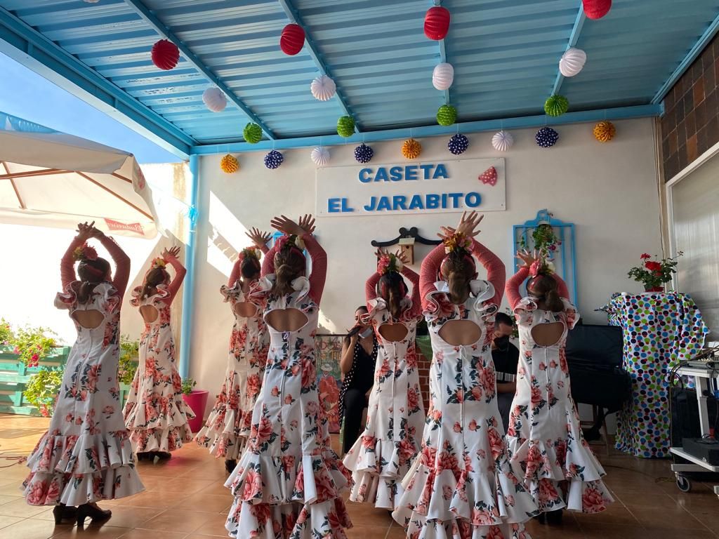 Las academias de baile inician las actividades de la caseta El Jarabito.