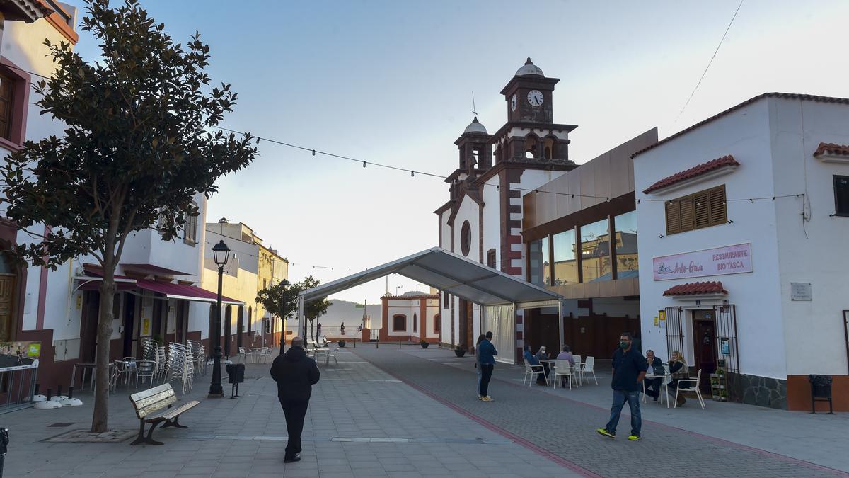 Panorámica de la plaza de Artenara, el municipio canario donde se registra el mayor gasto público por habitante.