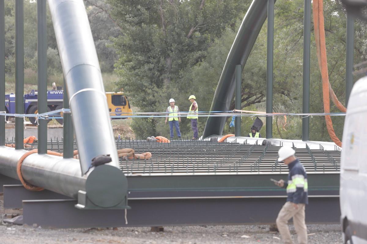 Montaje de la estructura metálica del puente de Alcolea de Córdoba Montaje de la estructura metálica del puente de Alcolea de Córdoba