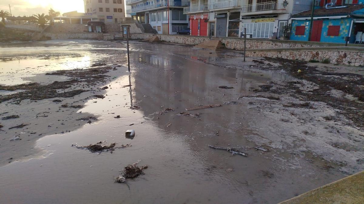 Los efectos de la borrasca en las playas de Manacor