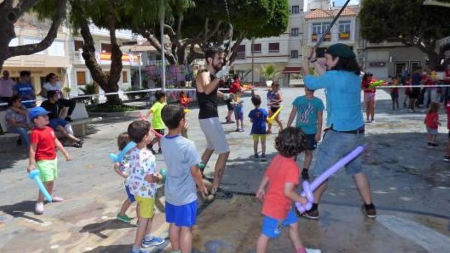 Imágenes de la fiesta infantil celebrada ayer en Benejúzar.