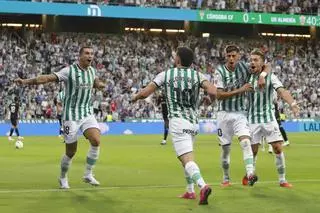 El Córdoba CF, séptimo más fiable ante los grandes, desafía al Almería en su terreno