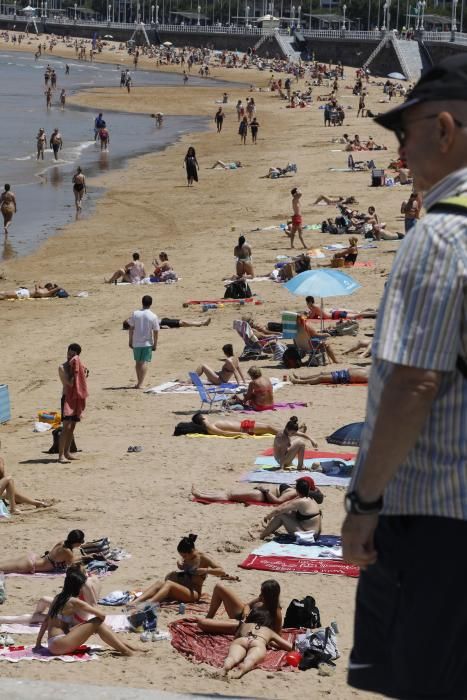 Sábado de playa en Asturias: parcelas de arenal